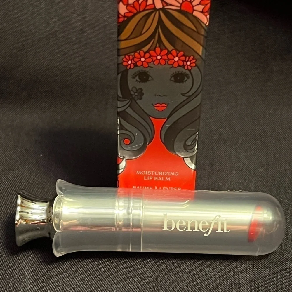 🆕Benefit Moisturizing Lip Balm Lipgloss in Cherry 🍒🆕🫦